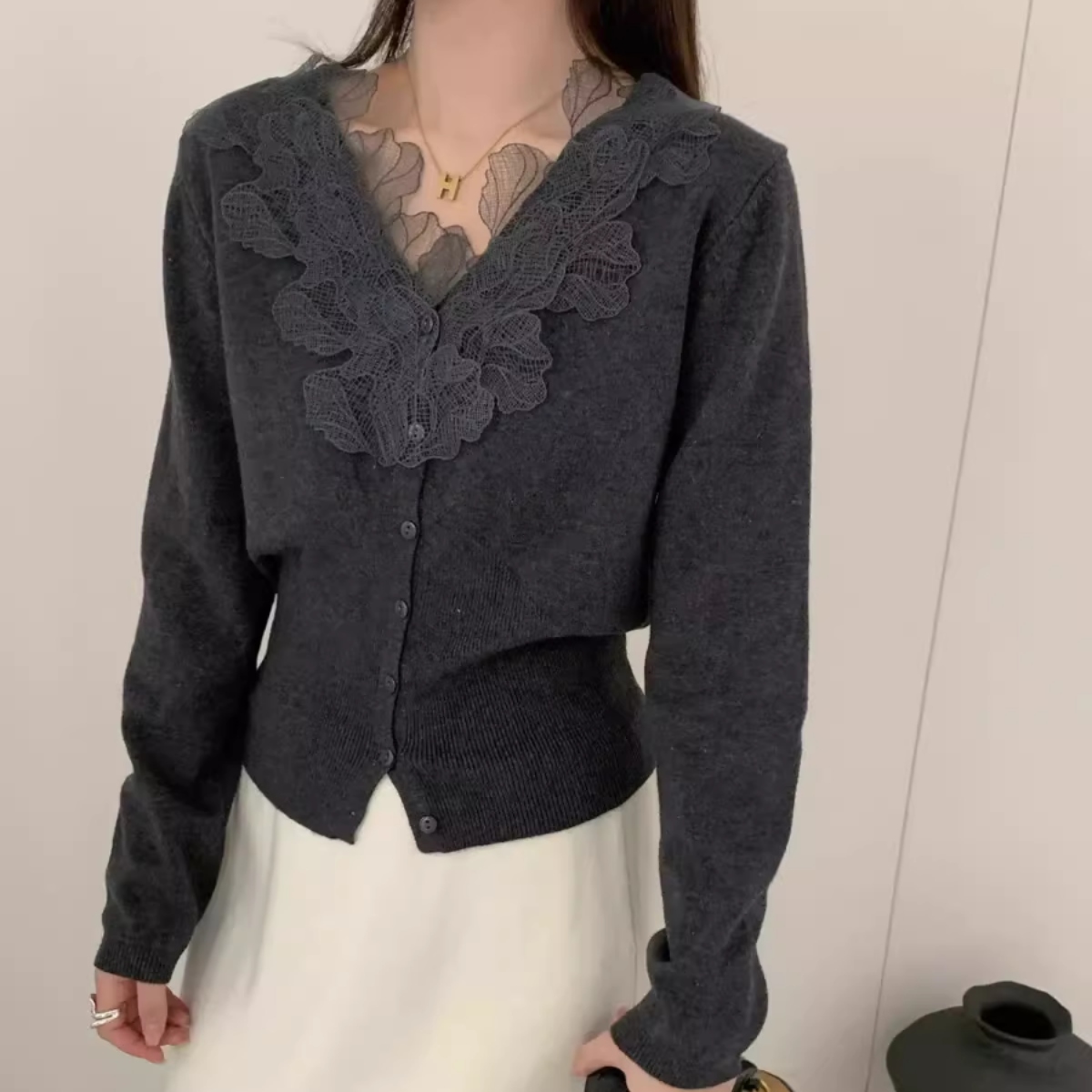 骨格ウェーブ 襟レース ニットカーディガン