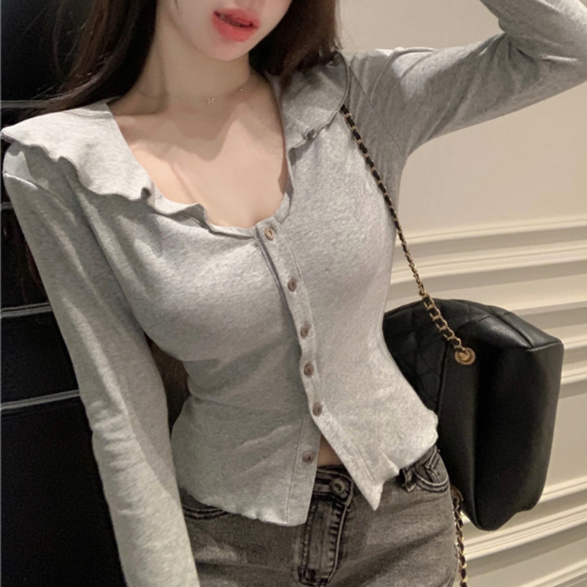 骨格ウェーブ 華奢見えフリル襟 スリムフィットトップス