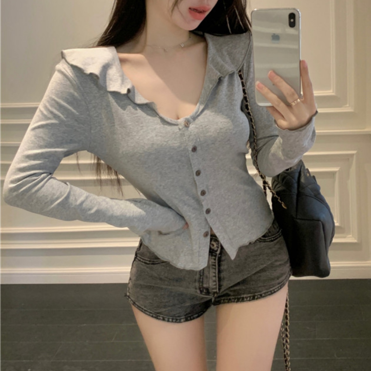 骨格ウェーブ 華奢見えフリル襟 スリムフィットトップス