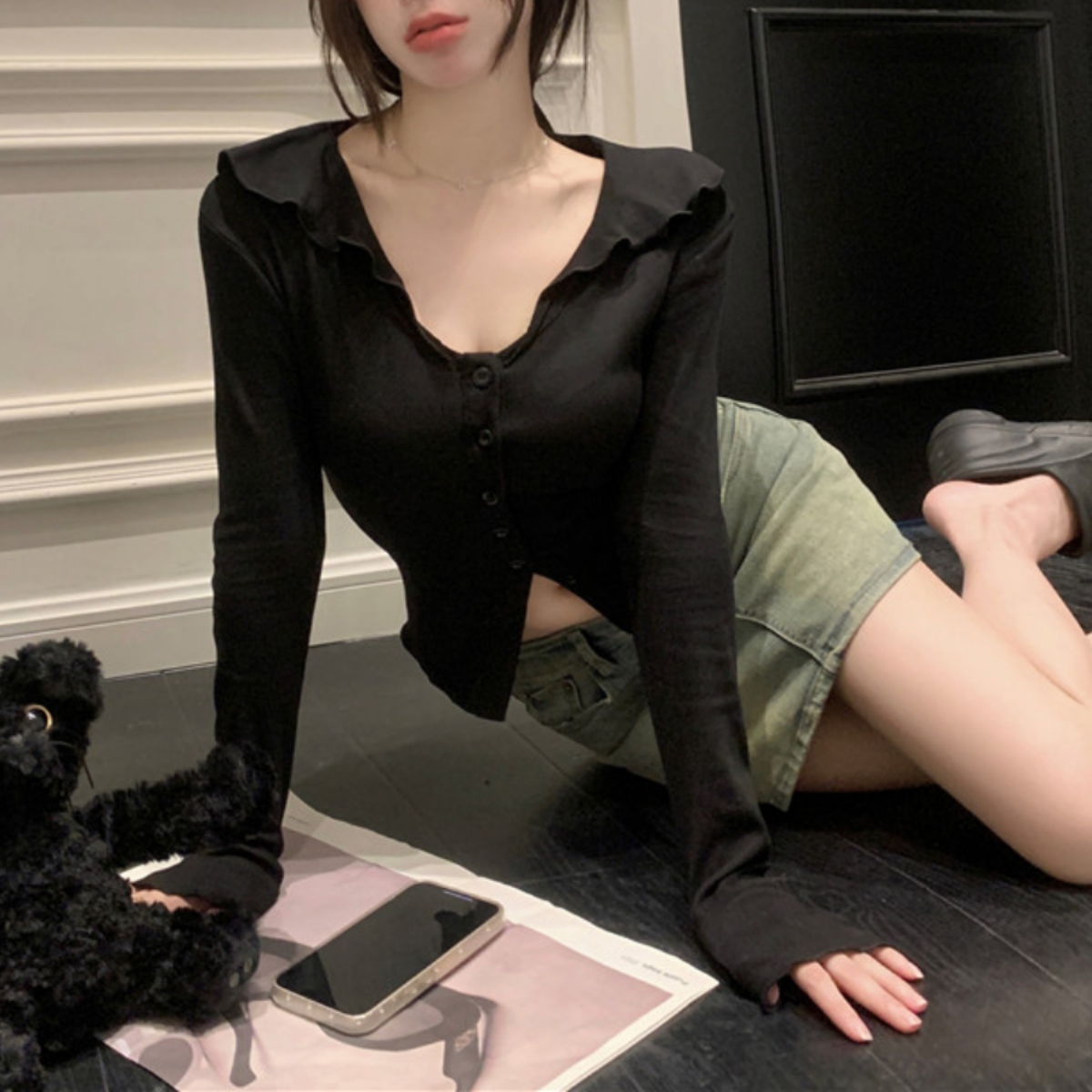 骨格ウェーブ 華奢見えフリル襟 スリムフィットトップス