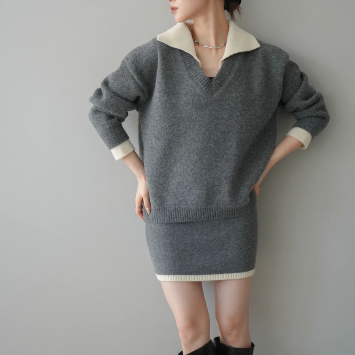 骨格ウェーブ 配色襟ニット＆ミニスカート セットアップ