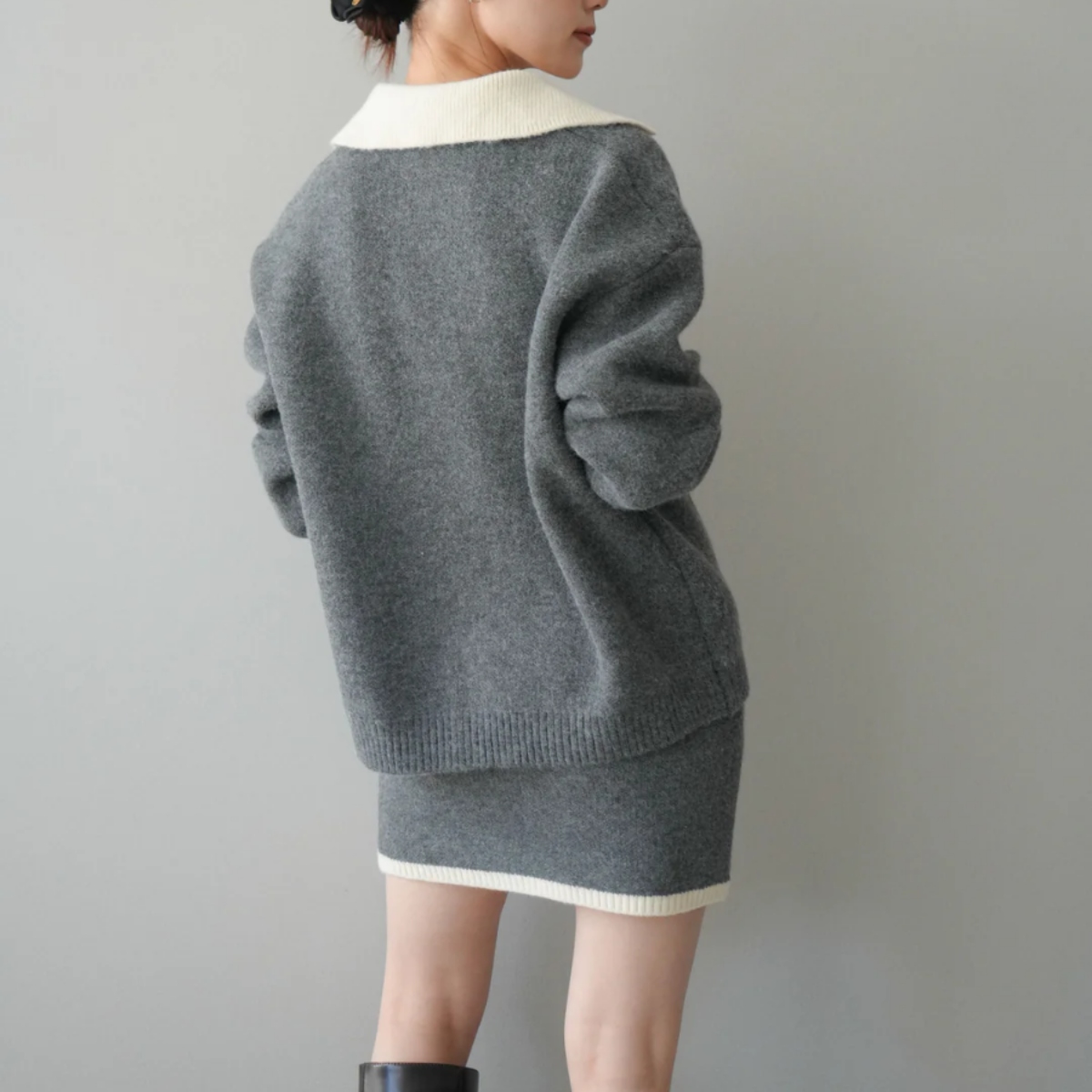 骨格ウェーブ 配色襟ニット＆ミニスカート セットアップ